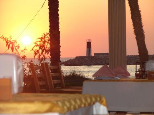 Sozer Hotel Kusadası Esterno foto