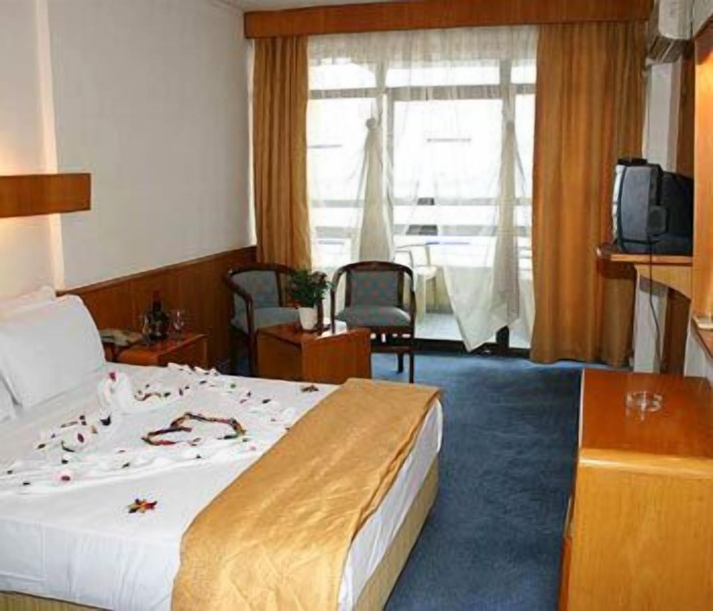 Sozer Hotel Kusadası Esterno foto