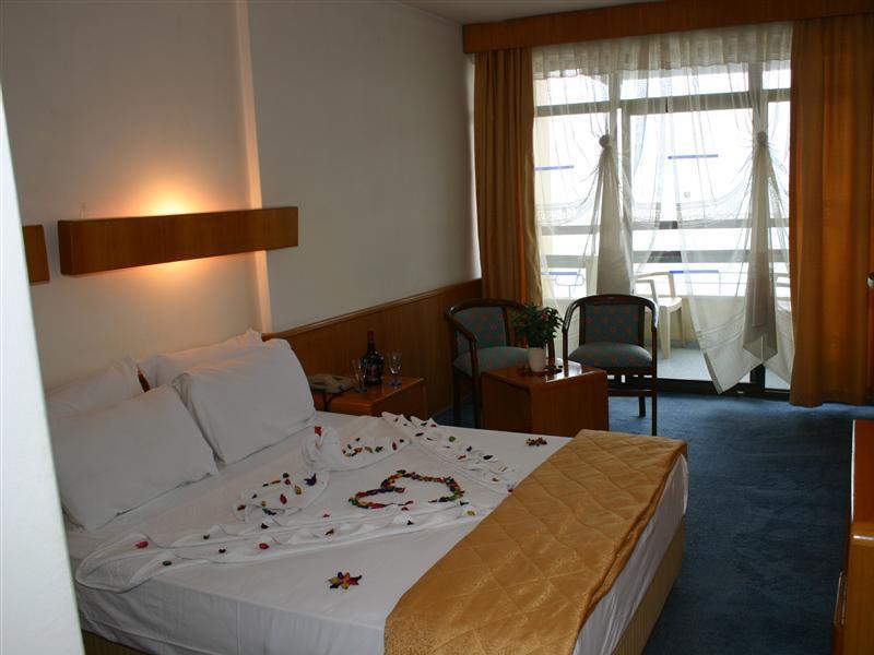 Sozer Hotel Kusadası Esterno foto