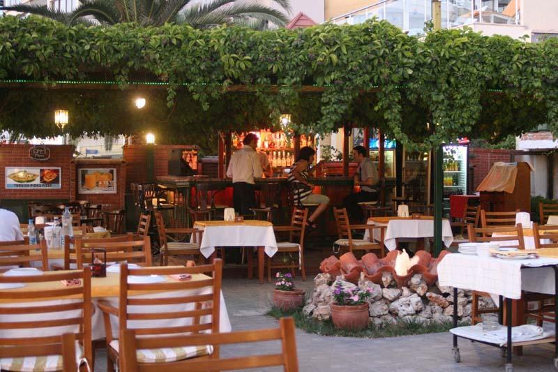 Sozer Hotel Kusadası Esterno foto